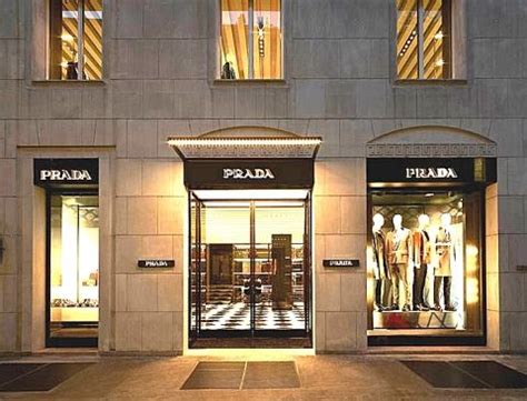 prada via montenapoleone 6|prada the mall milano.